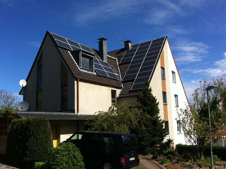 Is Spring the Best Season to Switch to Solar Panels